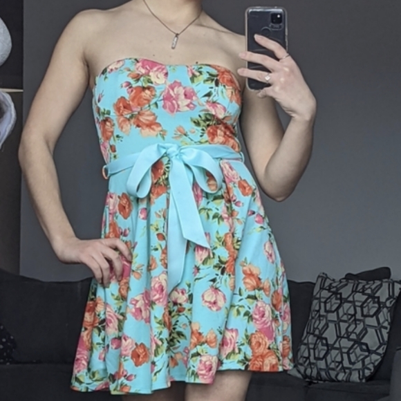 XS Cute Turquoise Mini Strapless Floral Dress - Picture 4 of 10